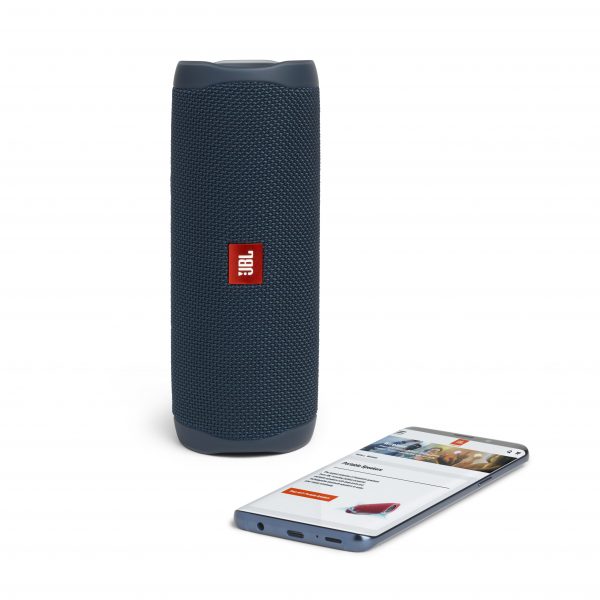 JBL Flip5 Product Photo Phone Ocean Blue